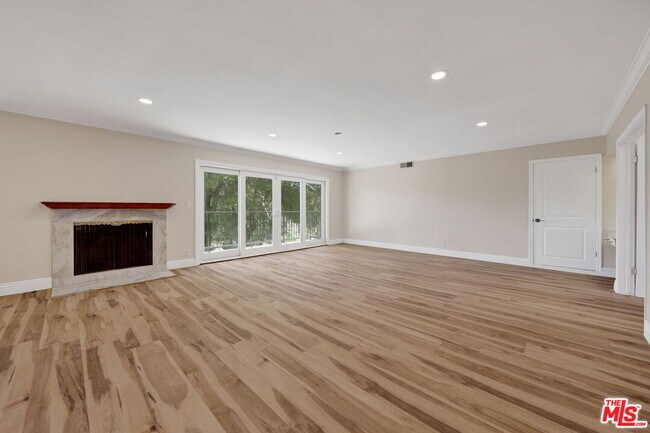 Building Photo - 16608 Park Ln Cir