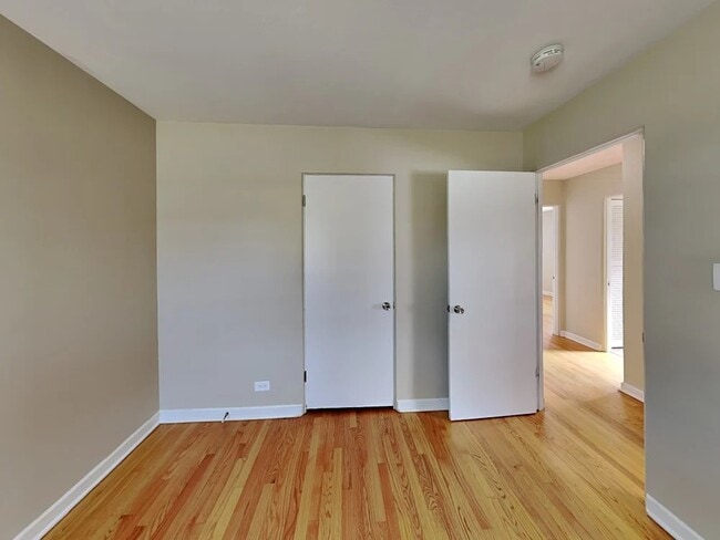 Building Photo - 51 E Adams St