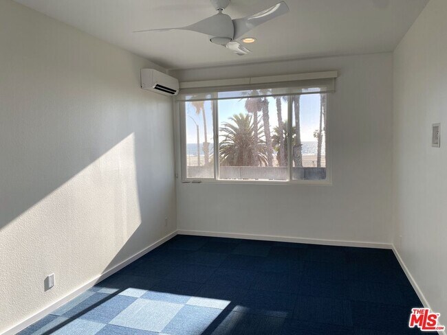 Building Photo - 2221 Ocean Ave