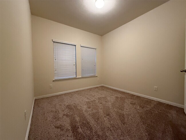 Building Photo - 8010 Rowena Dale Dr