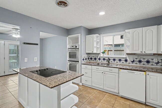 Building Photo - 16238 Brookford Dr
