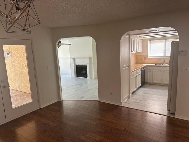 Building Photo - 8140 Spur Ct