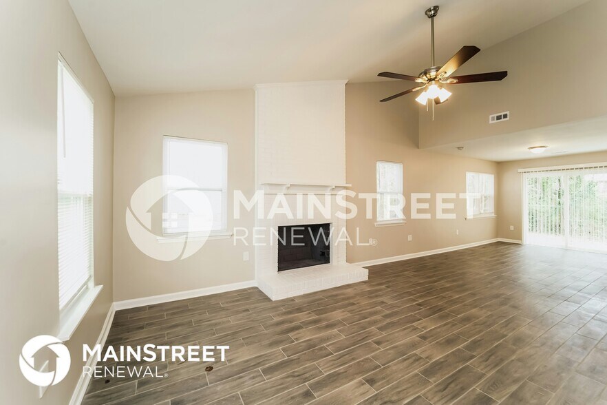 Building Photo - 8217 Meadowdale Ln