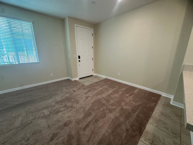 Building Photo - 5301 E Commerce Way
