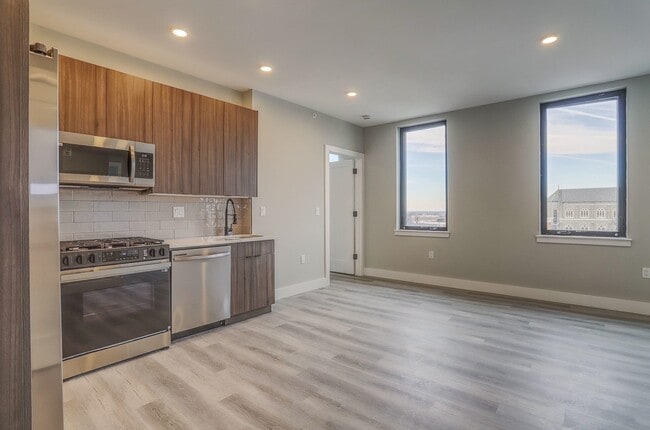 Building Photo - 3516 John F. Kennedy Blvd