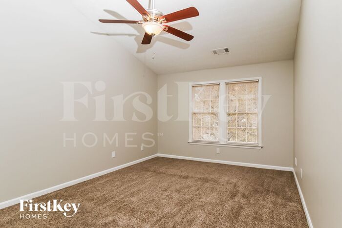 Building Photo - 1877 Wedgewood Dr