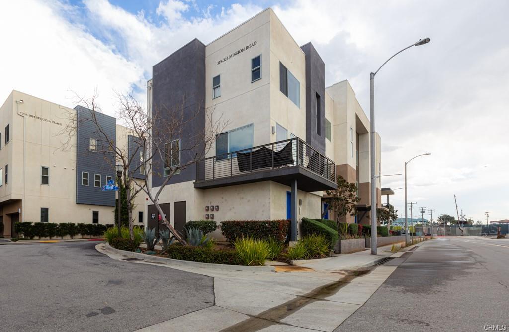 Building Photo - 315 Mission Rd