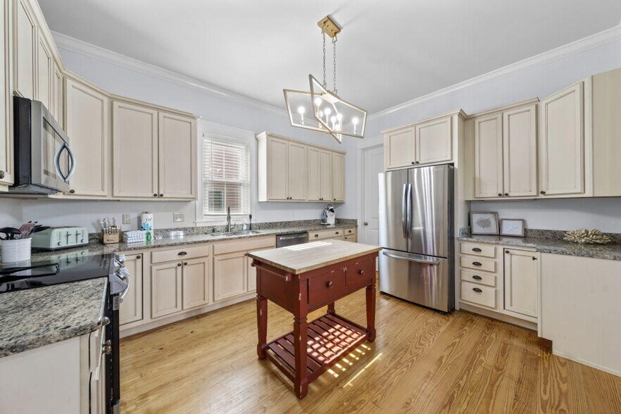 Building Photo - 15 Meeting St