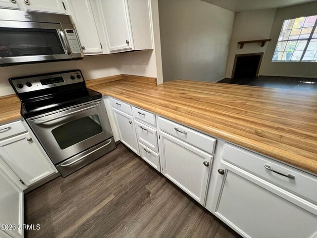 Building Photo - 3491 N Arizona Ave