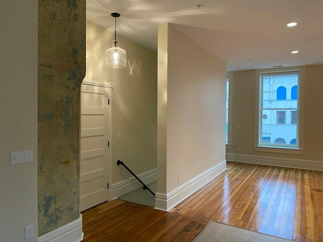 Building Photo - 408 S Superior St