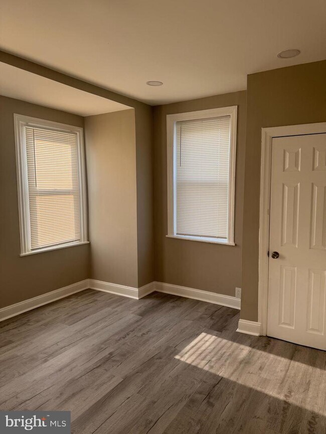 Building Photo - 1945 W Airdrie St