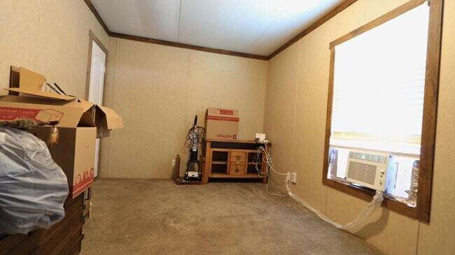 Building Photo - 304 3rd St