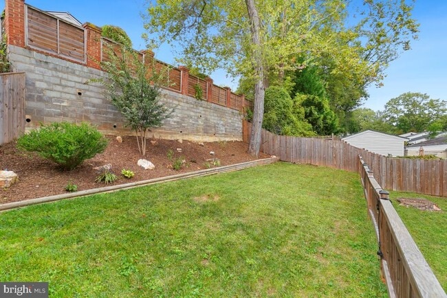 Building Photo - 8706 Sundale Dr