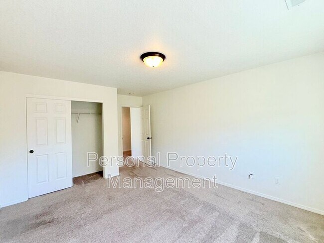 Building Photo - 3312 S 2nd Way