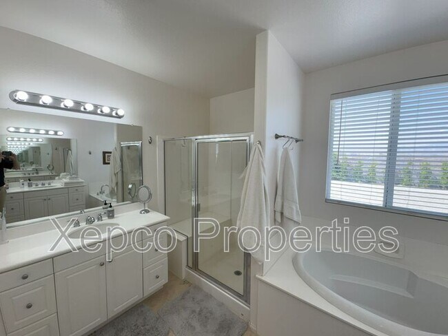 Building Photo - 1290 Esperanza Trail