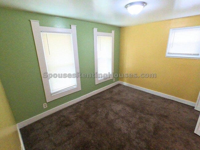 Building Photo - 212 S Emerson Ave