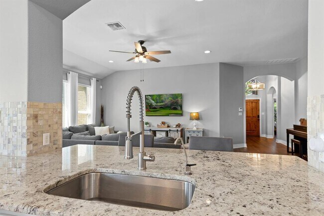 Building Photo - 112 Coral Bean Way