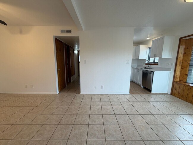 Building Photo - 1307 Rufina Ln