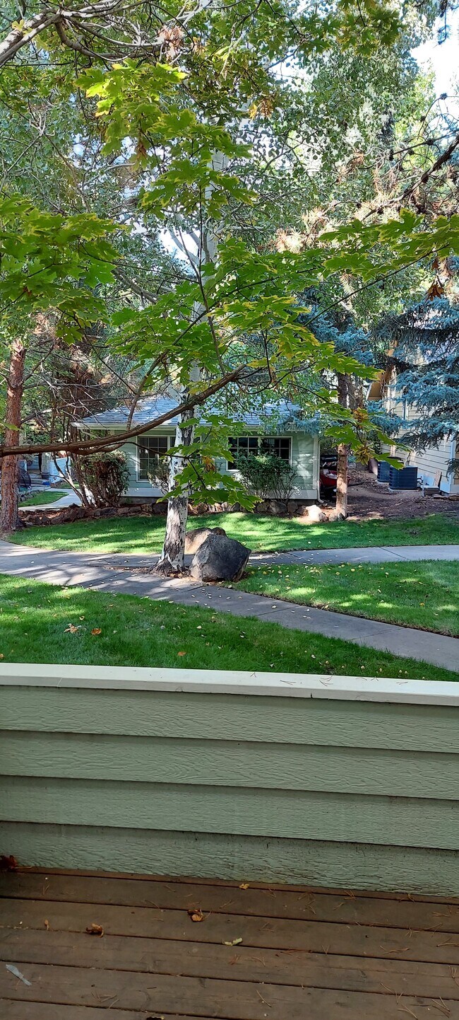 Building Photo - 1950 NE Derek Dr