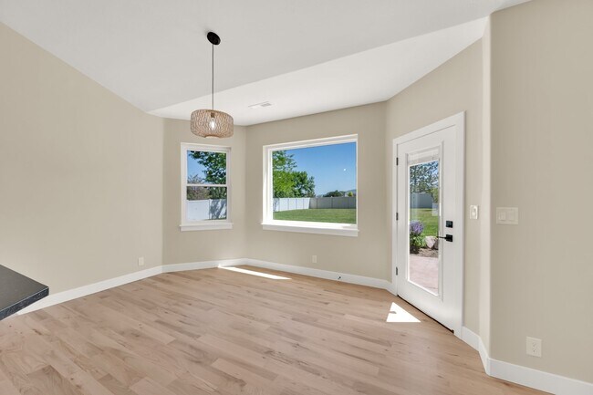 Building Photo - 4333 Park Hollow Ln