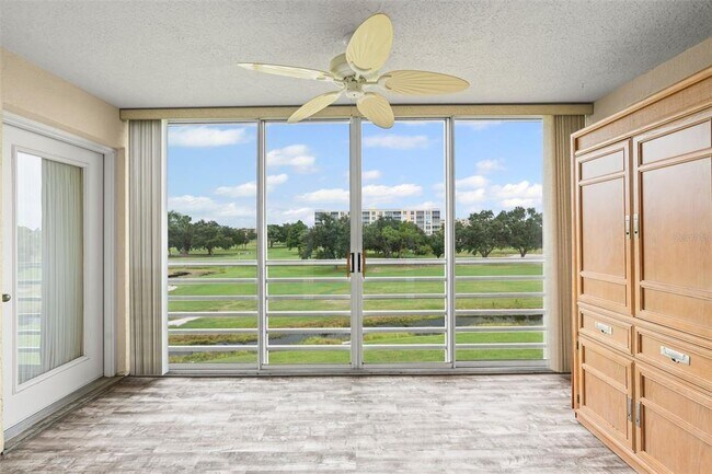Building Photo - 4550 Pinebrook Cir