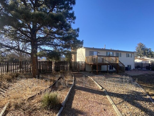 Building Photo - 6505 Wicklow Cir E