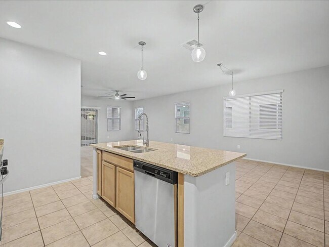 Building Photo - 7441 Via Casa Elegante