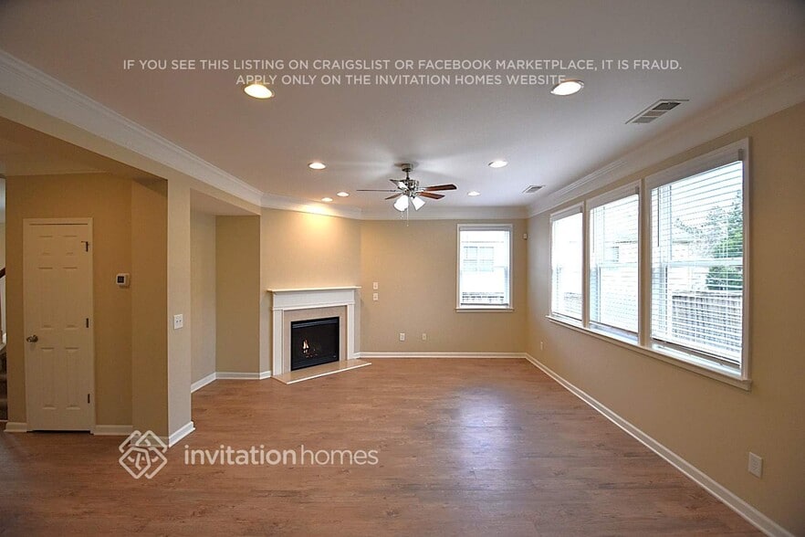 Building Photo - 335 Yellow Iris Rd SE