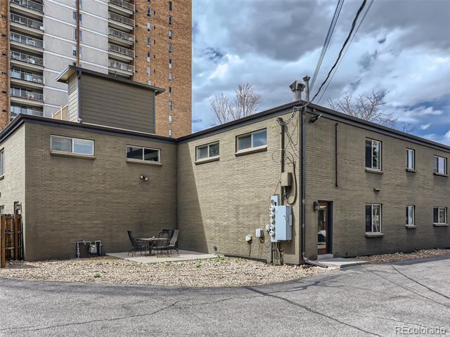 Building Photo - 920 Eudora St