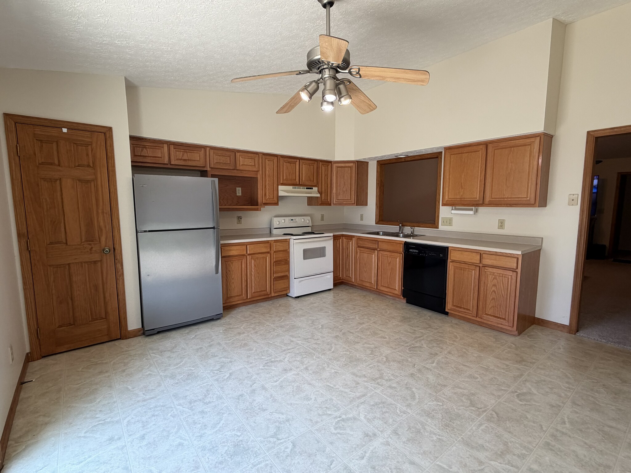 Building Photo - 148 Trader Ct