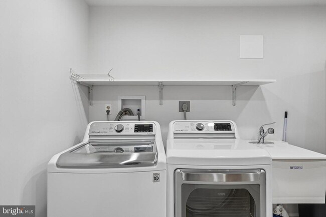 Building Photo - 519 Brummel Ct NW