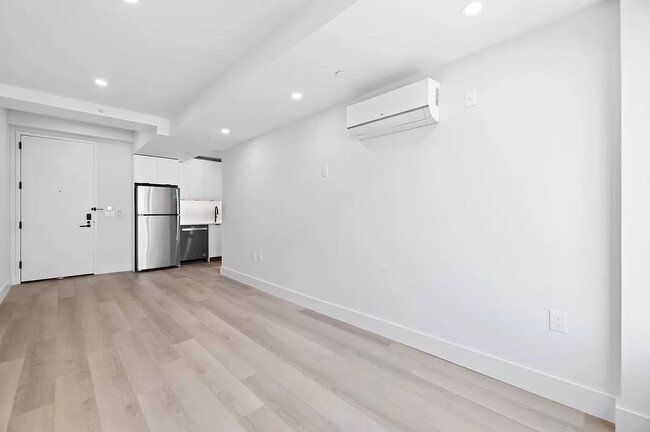 Building Photo - 215 East 124th Street