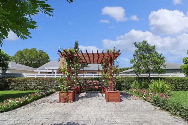 Building Photo - 14519 SW 139th Ave Cir E