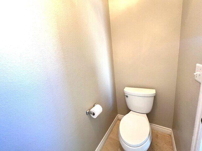 Building Photo - 3 bedroom, 2 bathroom home located in Henderson, NV!