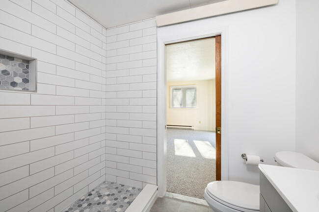 Shared full bath - 335 S Pier Rd