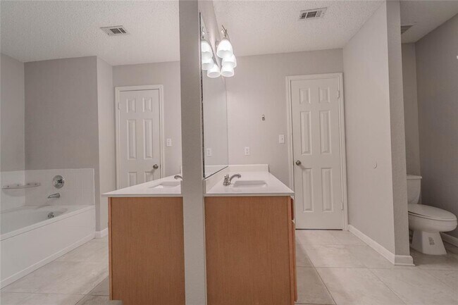 Building Photo - 612 Catumet Dr