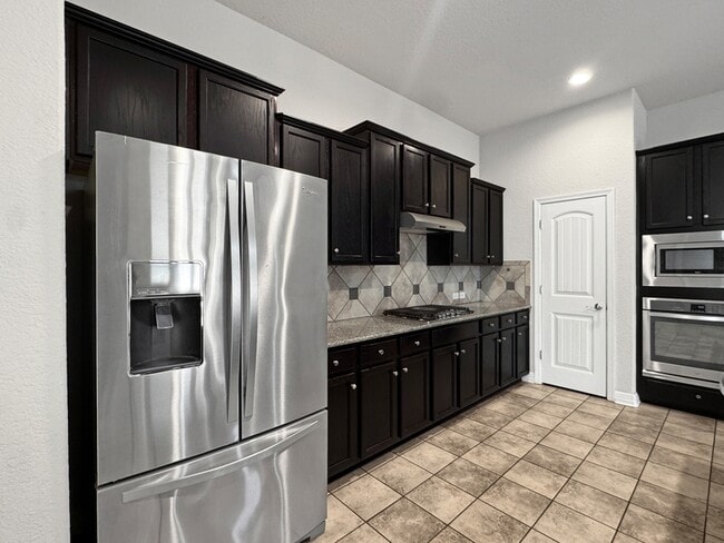 Building Photo - 9002 Monument Parke