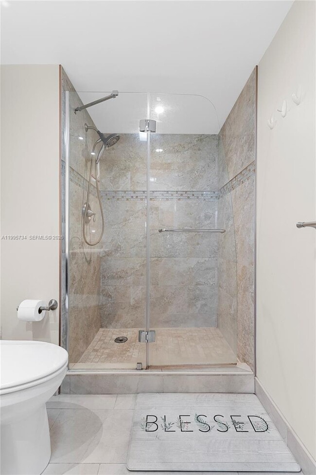 Building Photo - 9200 N Hollybrook Lake Dr