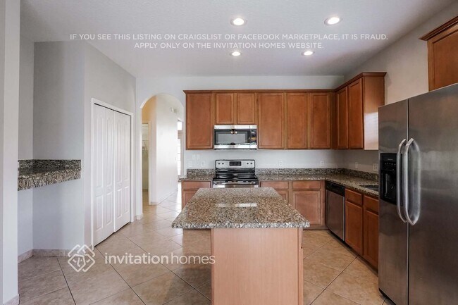 Building Photo - 672 Hacienda Cir