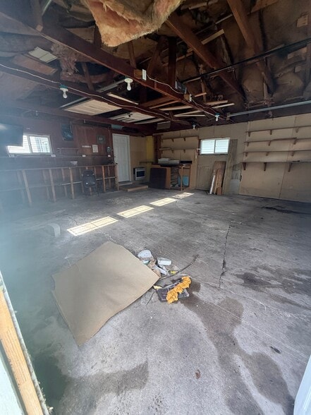 Building Photo - 105 Arnold Ave N