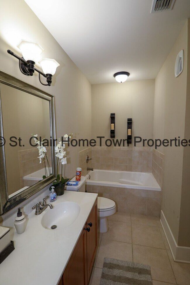 Building Photo - Condo on Logan Martin Lake