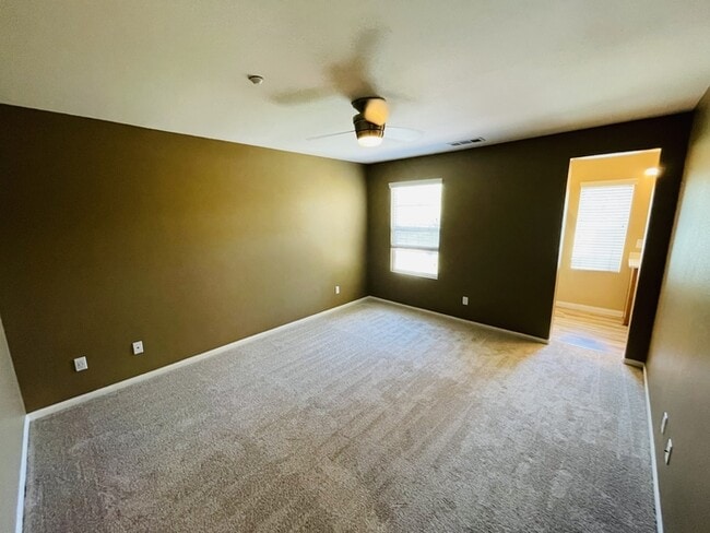Building Photo - Single Family Residence