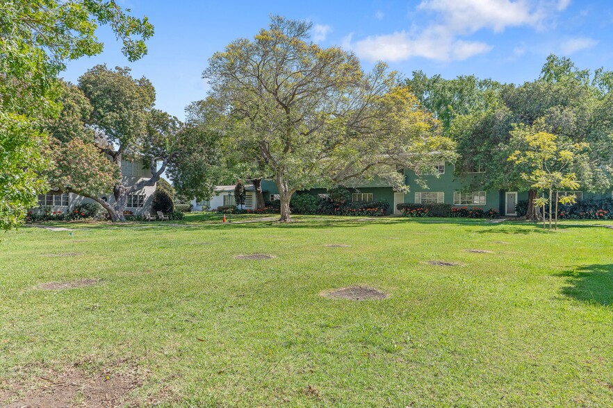 Building Photo - 5146 Village Grn