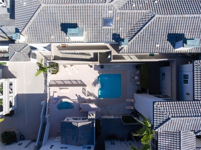 Building Photo - 1516 Pacific Coast Hwy