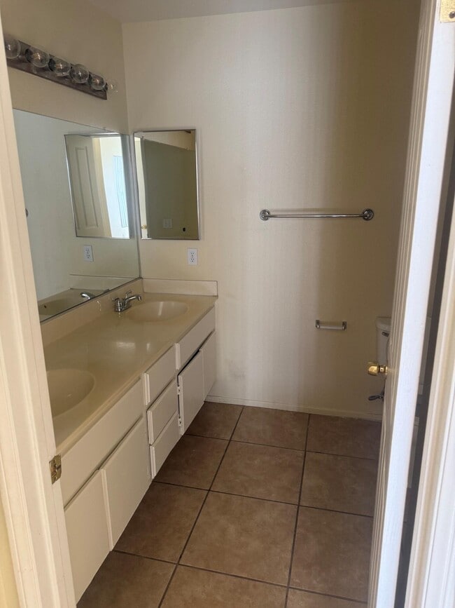 Building Photo - 44313 Larrea St
