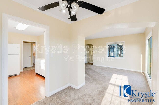 Building Photo - 218 Steffan St