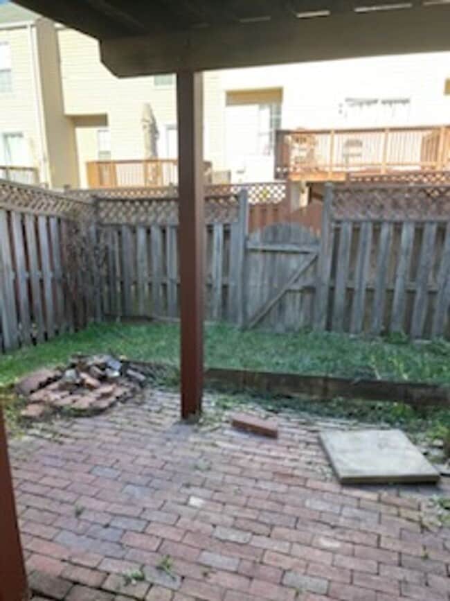 Building Photo - 4136 Hummel Way