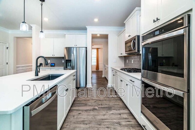 Building Photo - 5121 Ennisworth Ln