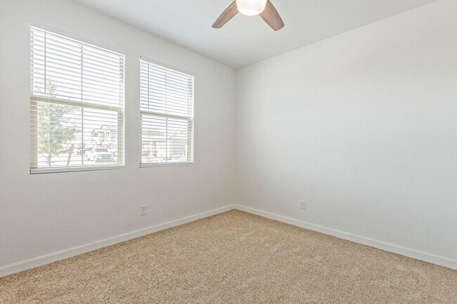 Building Photo - 10617 S 55th Dr