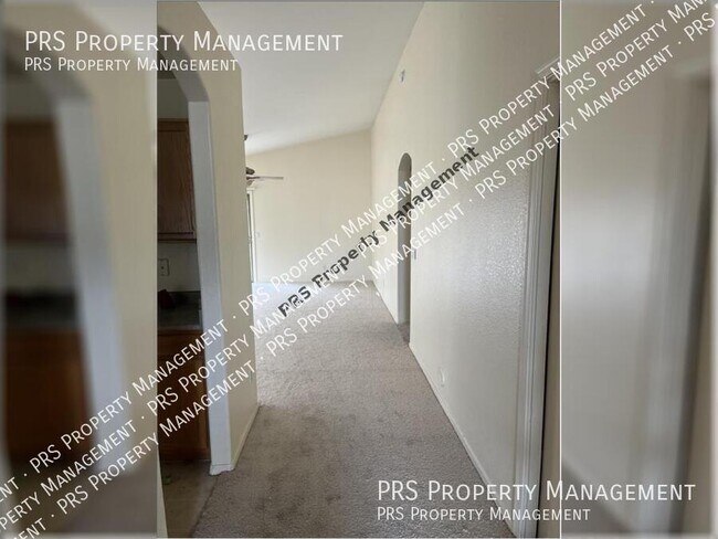 Building Photo - 3911 E Longhorn Dr